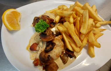 Restaurant Hirsch | © Scherer