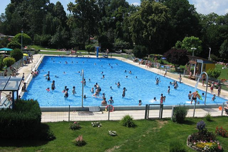 Schloss-Freibad Sachsenheim | © Stadt Sachsenheim