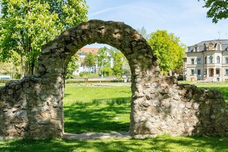 Neues Schloss und Ruinenmauer im Schlosspark | © Stadt Gaildorf