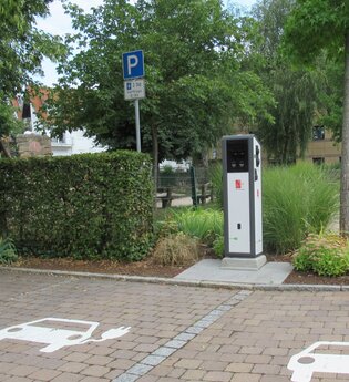 E-Bike Ladestation | Schwaigern Frizhalle | HeilbronnerLand | © Stadt Schwaigern