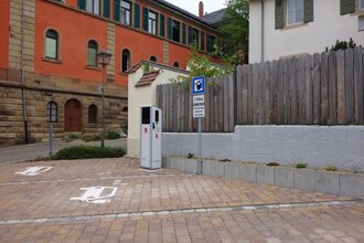 E-Bike Ladestation | Schwaigern Rathaus | HeilbronnerLand | © Stadt Schwaigern