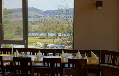 Seerestaurant  "Der Grieche" am Breitenauer See | RadServiceStation HeilbronnerLand | © Seerestaurant  "Der Grieche"