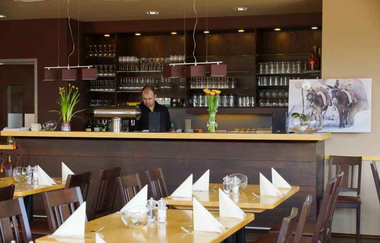 Seerestaurant  "Der Grieche" am Breitenauer See | RadServiceStation HeilbronnerLand | © Seerestaurant  "Der Grieche"