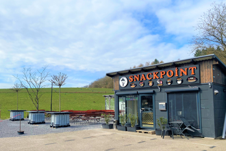 Snackpoint mit Biergarten in Wiesenbach