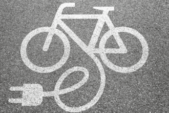 Bodenmarkierung E-Bike Ladestation | © Hohenloher Perlen