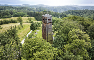 Steinknickle mit Aussichtsturm, Grill- & Rastplatz | Wüstenrot-Neuhütten | HeilbronnerLand | © Touristikgemeinschaft HeilbronnerLand