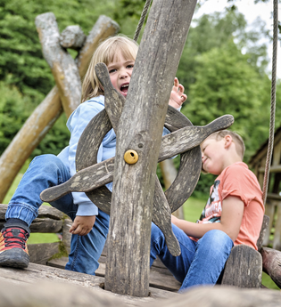 Spielplatz am Finsterroter See | Wüstenrot - Naturpark Schwäbisch-Fränkischer Wald | HeilbronnerLand | © Touristikgemeinschaft HeilbronnerLand