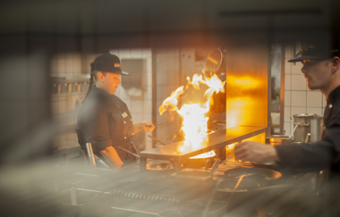 Stadt-gut-Hotel und Gasthof Goldener Adler in Schwäbisch Hall: Blick in die Küche | © Hohenlohe Schwäbisch Hall
