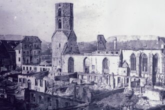 Historisches Foto der Stadtkirche Gaildorf und umliegender Gebäude nach dem Stadtbrand von 1868. | © Kirchenbezirk Gaildorf