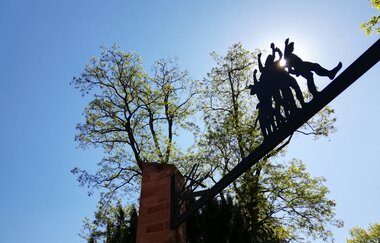 Detail des Mahnmal für Opfer von Gewalt, Krieg und Verfolgung | © Tourist Information Weinheim