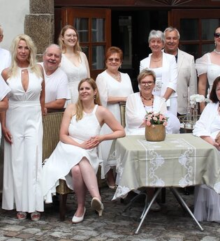 Festspielgruppe Besetzung Der ideale Gatte | © Festspielverein Bad Wimpfen