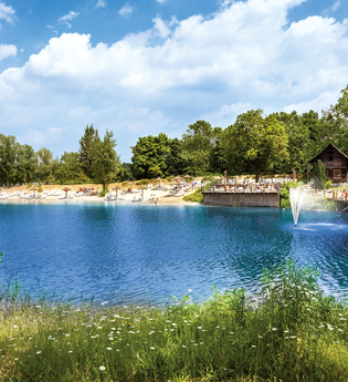 Textilfreies Baden im Natursee, Miramar Weinheim | © Erlebnisbad Miramar Weinheim