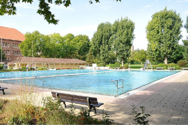 Schwimmbecken im Grünen | © Heidelberg Marketing