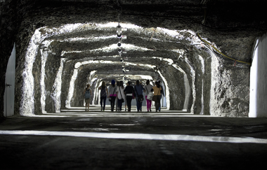 Besuchersalzbergwerk Bad Friedrichshall - Durchgang zur Geo Kammer | HeilbronnerLand | © Stadt Bad Friedrichshall