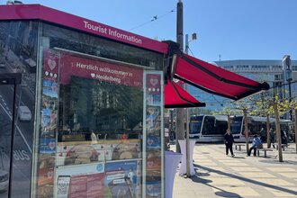 Tourist Information am Bismarckplatz mit Kiosk | © Heidelberg Marketing GmbH