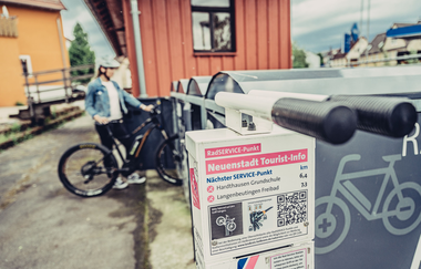 RadServicePunkt & Fahrradgaragen an der Touristinfo Neuenstadt a.K. | Kocher-Jagst-Radweg | © Arbeitsgemeinschaft Kocher-Jagst-Radweg