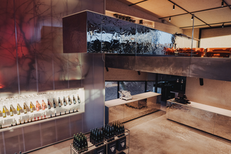 Vinothek der Vinosphäre Schropp - modernes Einkaufserlebnis | Erlenbach | © Weingut Martin Schropp