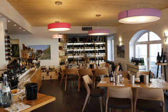 Innenbereich der Vinothek Weinmanufaktur Ingelfinger Fass | © Touristikgemeinschaft Hohenlohe e. V. | Schlosshotel Ingelfingen