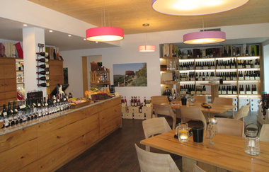 Innenbereich der Vinothek Weinmanufaktur Ingelfinger Fass | © Touristikgemeinschaft Hohenlohe e. V. | Schlosshotel Ingelfingen