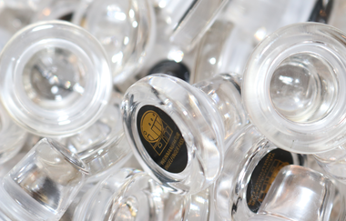 Glaskorken mit dem Logo Weinmanufaktur Ingelfinger Fass | © Touristikgemeinschaft Hohenlohe e. V. | Marion Schlund