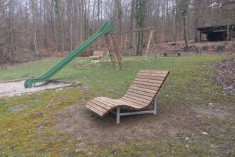 Spielplatz mit Rutsche, Schaukeln und Waldsofa | © Gemeinde Eschelbronn