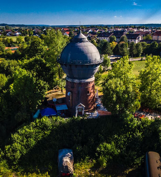 Luftaufnahme mit Blick auf den Crailsheimer Wasserturm | © Stadtverwaltung Crailsheim