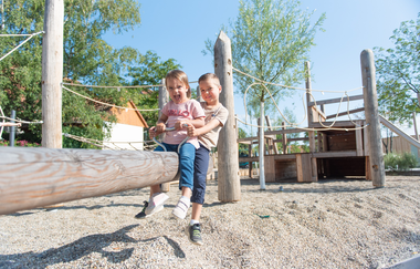 Abenteuer- & Wasserspielplatz am Steinplatz | Weiherpark Eppingen | HeilbronnerLand | © Stadt Eppingen
