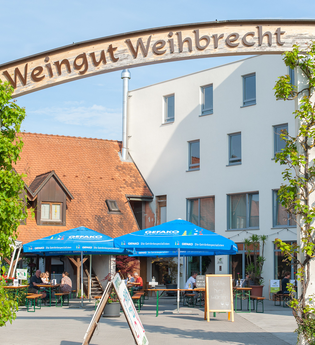 Weingut Weihbrecht Innenhof des Weinguts | © Hohenlohe Künzelsau | Wein & Bett Weihbrecht, Bretzfeld