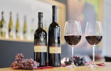 Rotwein Flaschen und Gläser | © Touristikgemeinschaft Hohenlohe e.V. | Andi Schmid