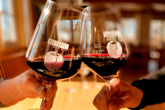 Hauseigene Weine genießen in der Besenwirtschaft Holzapfel | Neckarsulm | HeilbronnerLand | © Weinausschank Weingut Holzapfel