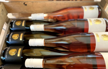 Weine probieren in der Besenwirtschaft Weingut Holzapfel | Neckarsulm | HeilbronnerLand | © Weinausschank Weingut Holzapfel