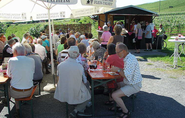 Viel Betrieb am Weinausschank | Flein | HeilbronnerLand