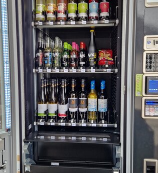 Inhalt des Weinautomatens am Weinhaus der Winzer vom Weinsberger Tal | © Weinautomat Winzer vom Weinsberger Tal