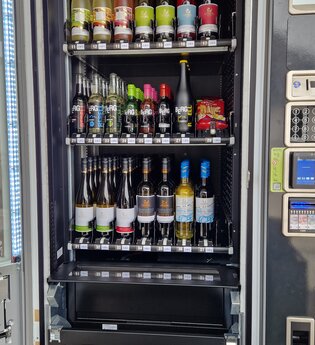 Inhalt des Weinautomatens am Weinhaus der Winzer vom Weinsberger Tal | © Weinautomat Winzer vom Weinsberger Tal