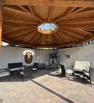 Weinautomat Privatkellerei Rolf Willy | © Privatkellerei Willy