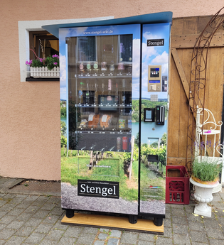 Vinomat | Weinautomat | Wein- und Sektkellerei Stengel | 24/7 Selbstbedienung | Weinsberg | Weinsberger Tal | Gellmersbach | © Tourismus im Weinsberger Tal e.V.