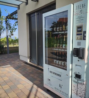 Weinautomat Weingut Bihlmayer | Löwenstein | HeilbronnerLand | © Touristikgemeinschaft HeilbronnerLand