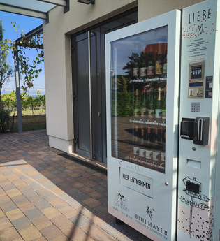 Weinautomat Weingut Bihlmayer | Löwenstein | HeilbronnerLand | © Touristikgemeinschaft HeilbronnerLand