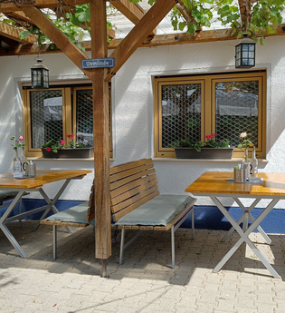 Weingut Gruber | Obersulm | Gutsgasthof | Besen | Terrasse | © Tourismus im Weinsberger Tal e.V.