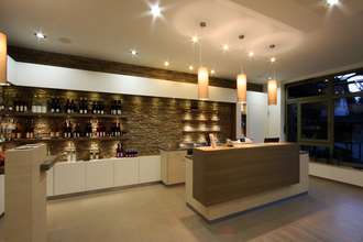 Innenansicht Vinothek | © Weingut Laicher