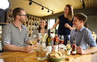 Vinothek "Weingalerie" im Weingut Schönbrunn | Erlenbach | HeilbronnerLand | © Touristikgemeinschaft HeilbronnerLand