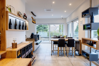 Vinothek und Verkaufsraum vom Weingut Heinz J. Schwab, Bretzfeld | © Touristikgemeinschaft Hohenlohe e. V. | Weingut Heinz J. Schwab