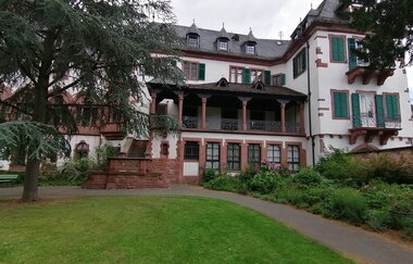 Weinheimer Schloss mit Schlosspark | © Jasmin Wolf