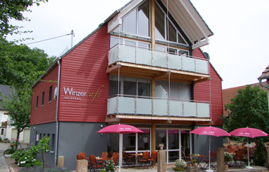 Außenansicht des Winzercafés Neipperg mit Ferienwohnungen | Brackneheim-Neipperg | © Neckar-Zaber-Tourismus e.V.