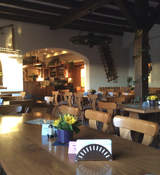 Gastraum und Theke Winzerstube Löhe | Erlenbach | HeilbronnerLand | © Winzerstube Löhe