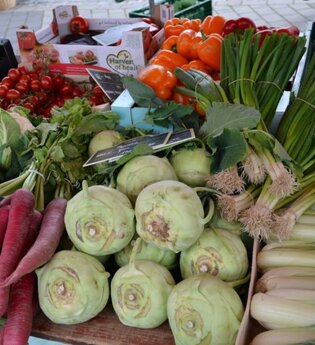 Gemüsestand auf dem Wochenmarkt | © Unbekannt