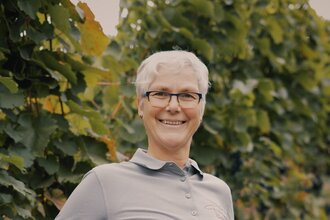 Yasmin Politschek | Weinerlebnisführerin | © Politschek - Weingut & Brennerei