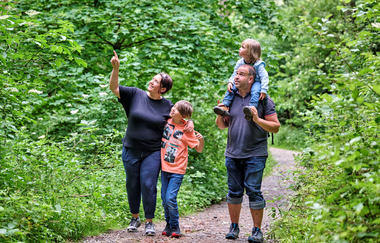Familienwanderung im Naturpark Schwäbisch-Fränkischer Wald | Wüstenrot | HeilbronnerLand | © Touristikgemeinschaft HeilbronnerLand