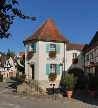 Außenaufnahme auf das Heimat-und das Schreibmaschinenmuseum Hoffenheim | © Stadt Sinsheim