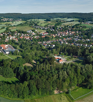 Luftbild auf die Gemeinde Schwarzach | © Gemeinde Schwarzach